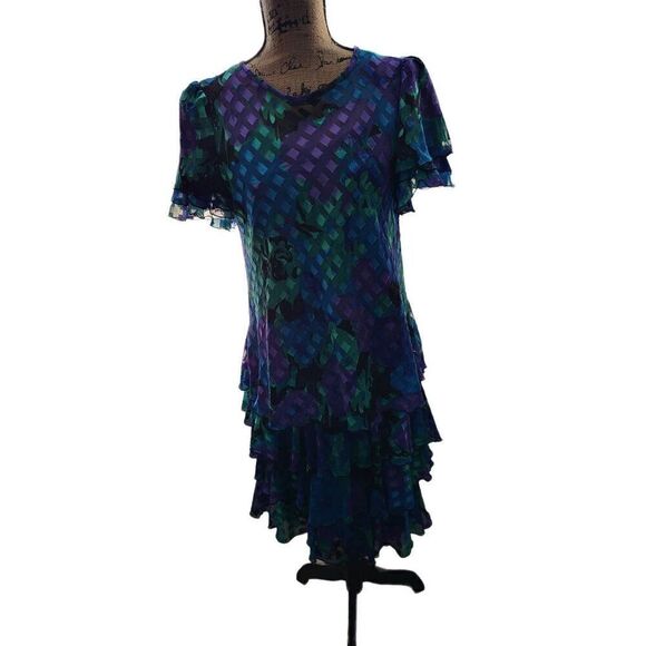 Lori Max Dress - Picture 4 of 14